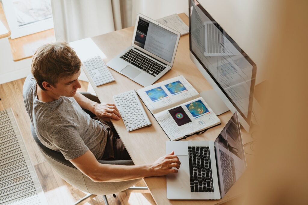 Home office: os principais direitos trabalhistas de quem atua nesse modelo!